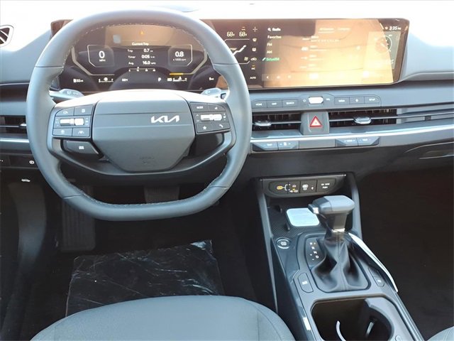 New 2025 Kia K4 EX image 4