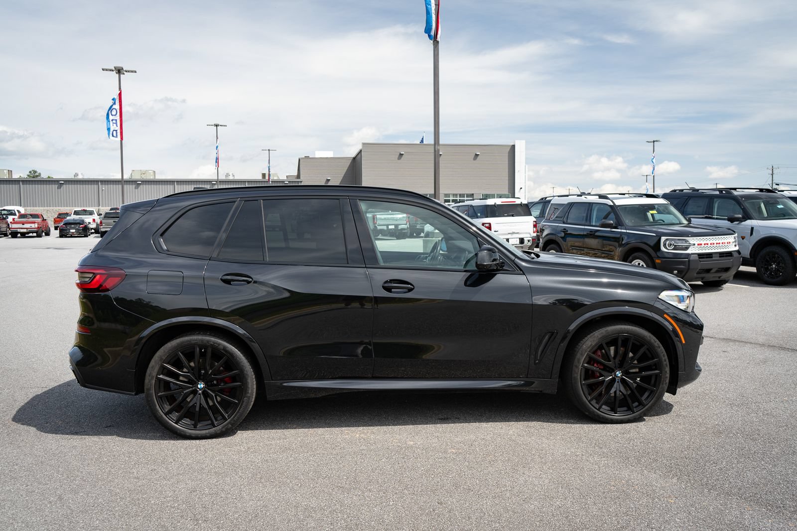 Used 2023 BMW X5 sDrive40i w/ M Sport Package RWD image 11