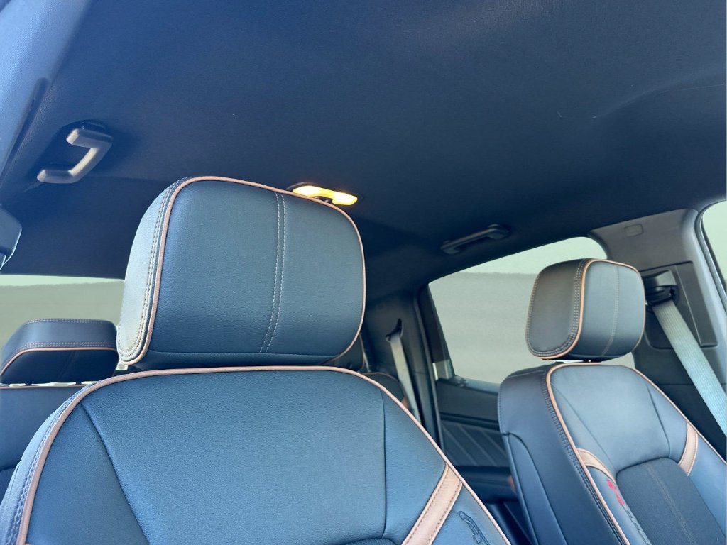 New 2026 GMC Canyon AT4 w/ Nightfall Edition AWD/4WD image 17