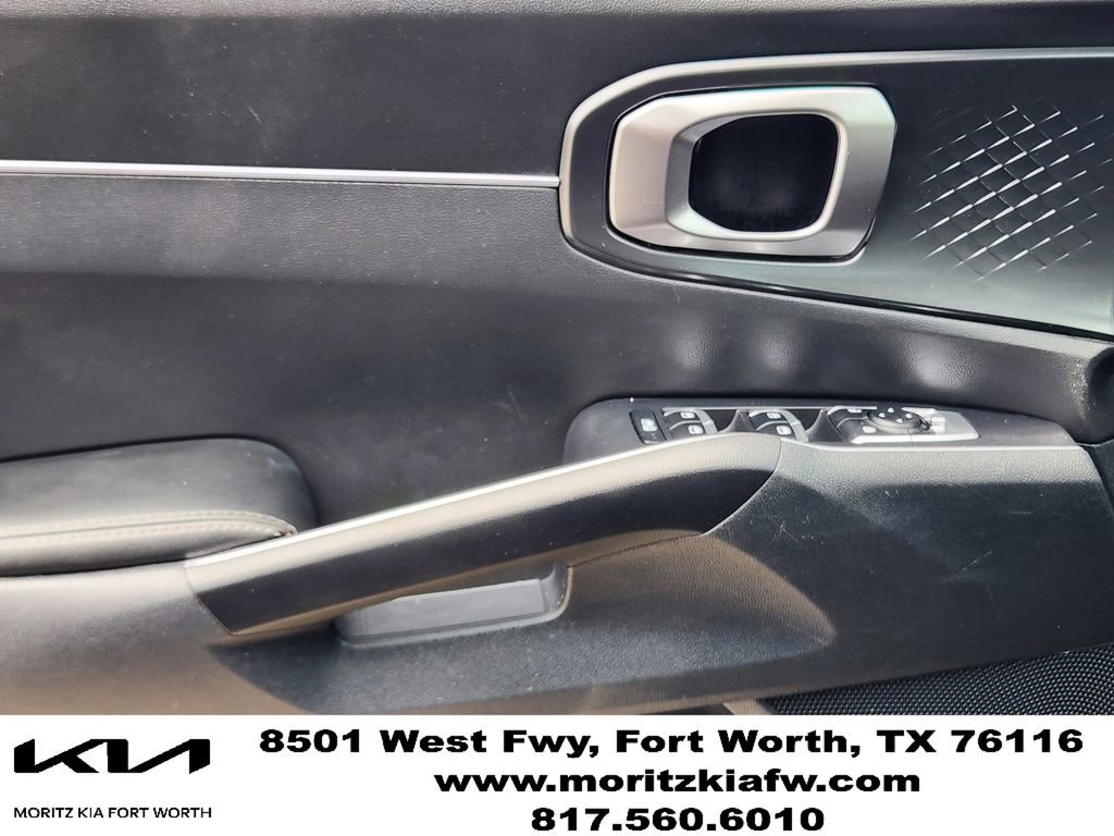 Used 2023 Kia Sorento LX FWD image 22