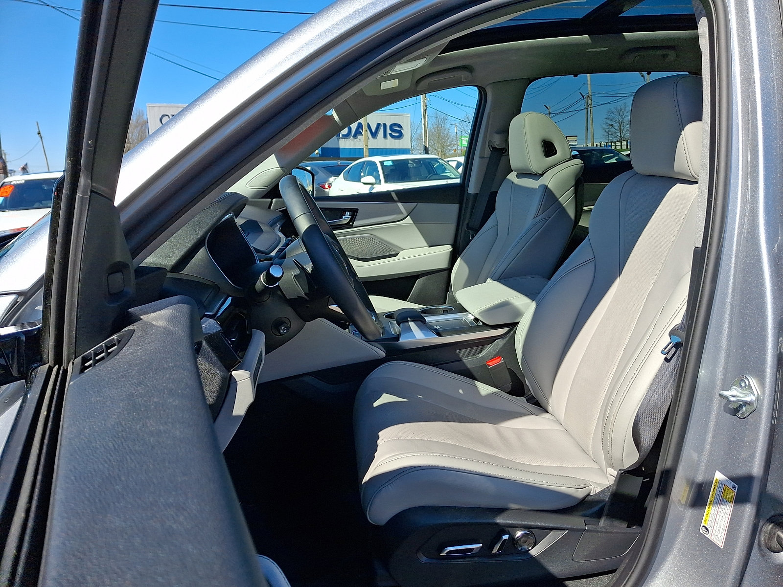 Certified 2023 Acura MDX w/ Technology Package image 14