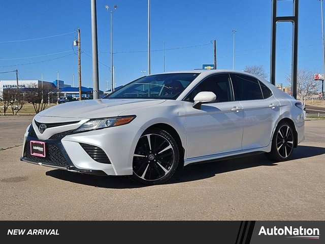 Used 2019 Toyota Camry XSE image 1