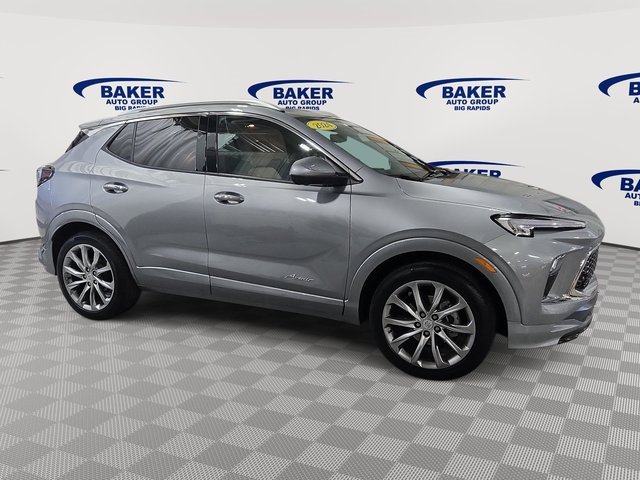 Used 2024 Buick Encore GX Avenir w/ Avenir Technology Package image 8
