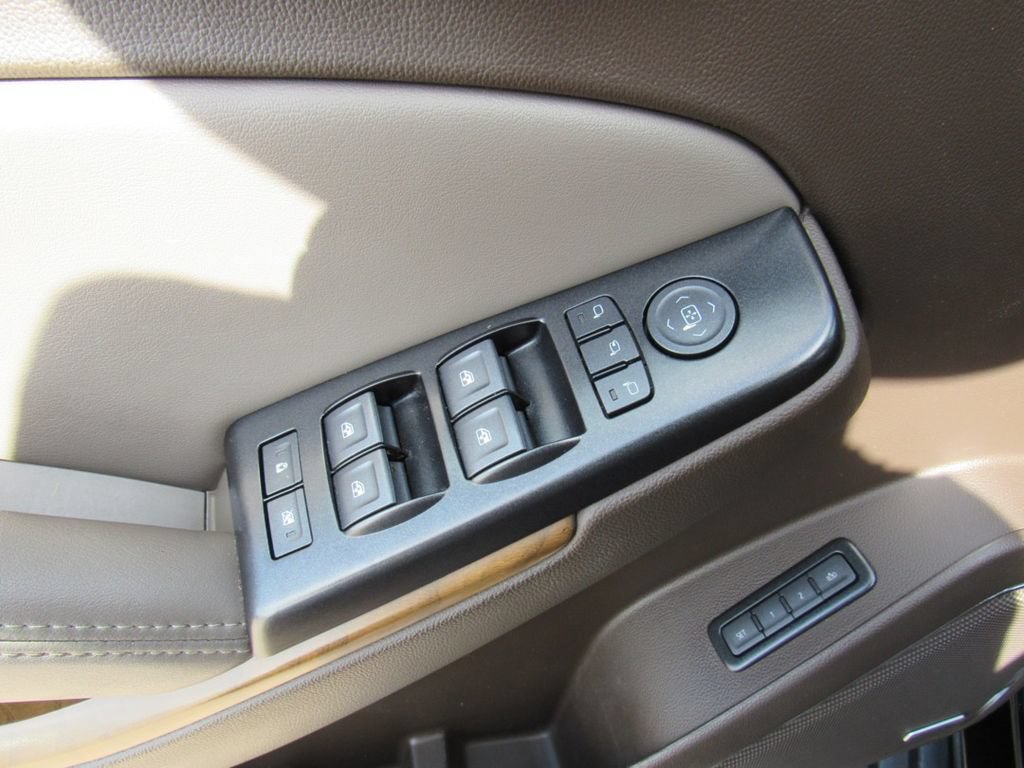 Used 2020 GMC Yukon XL Denali RWD image 13