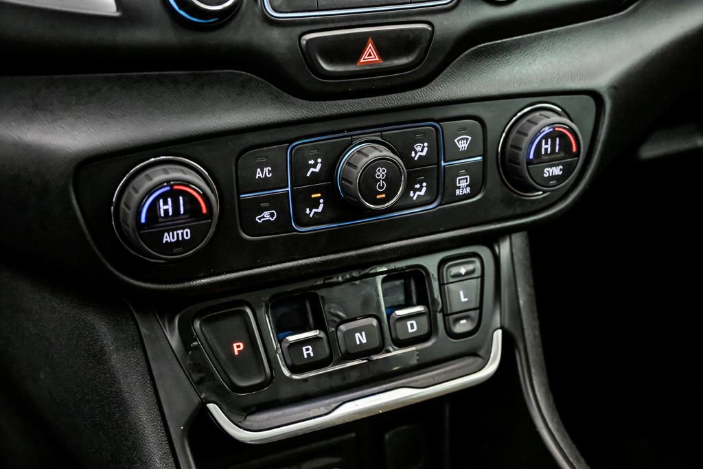 Used 2018 GMC Terrain SLT w/ Preferred Package image 24