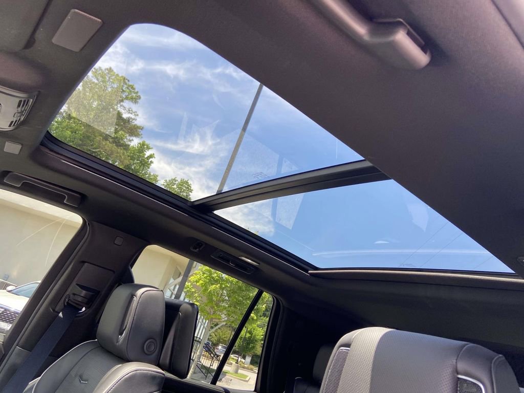 Used 2025 Cadillac Escalade Sport AWD/4WD image 21