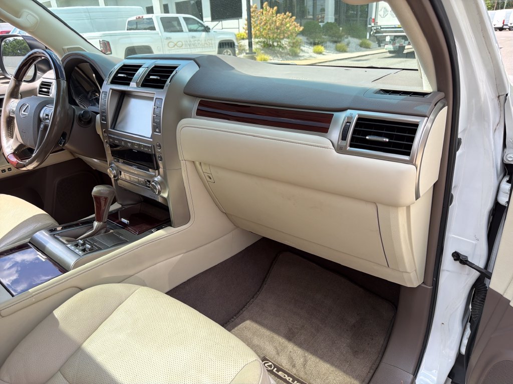 Used 2018 Lexus GX 460 Premium w/ Premium Package AWD/4WD image 30