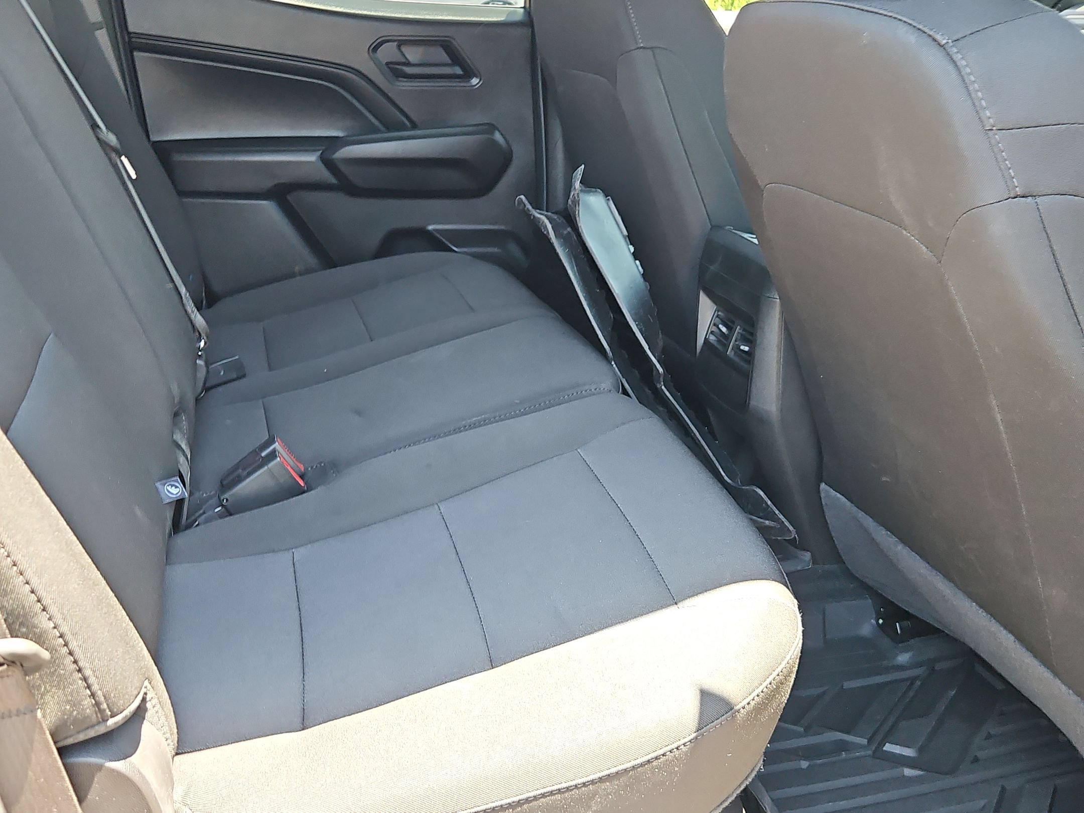 Used 2025 Chevrolet Colorado Trail Boss AWD/4WD image 24