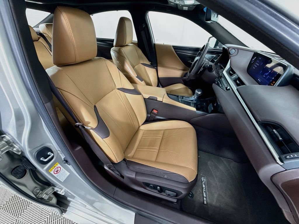 Used 2019 Lexus ES 350 Ultra Luxury w/ Accessory Package 2 FWD image 28