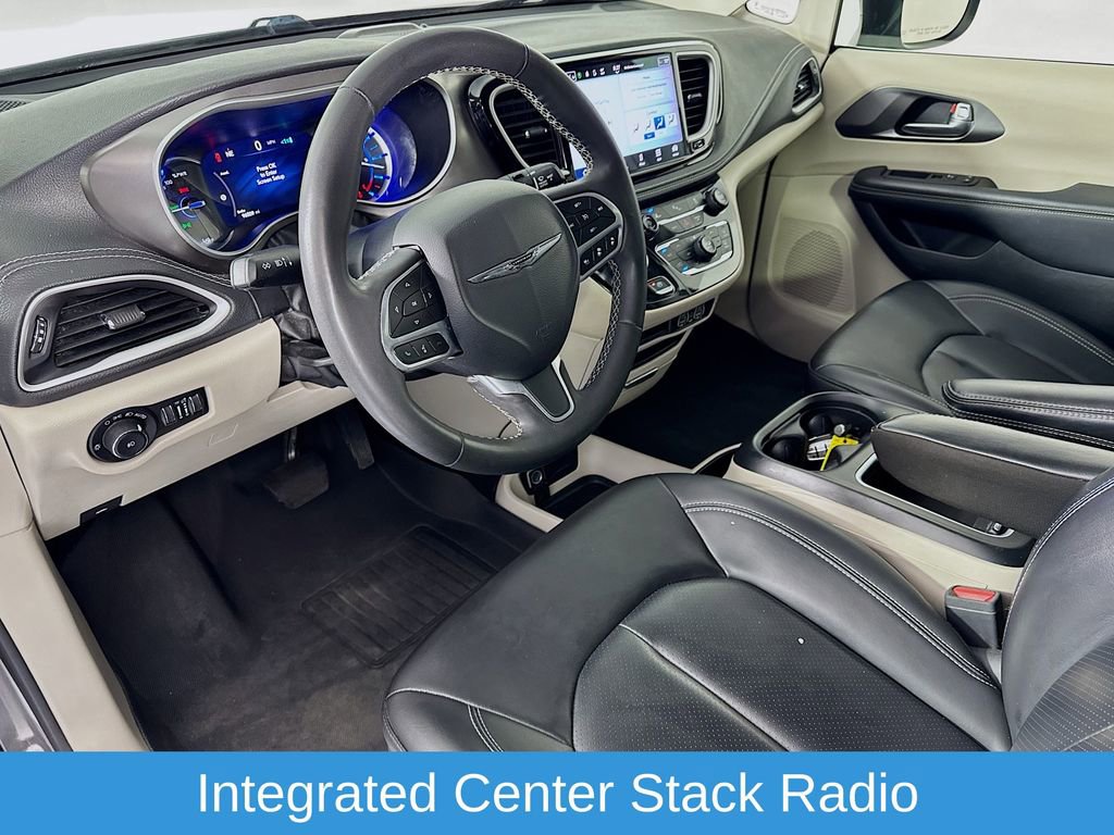 Used 2023 Chrysler Pacifica Touring-L image 10