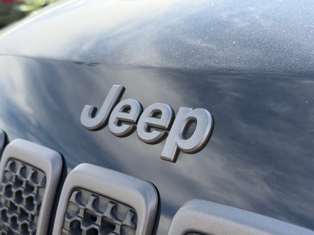 Used 2021 Jeep Cherokee Trailhawk w/ Trailer Tow Group AWD/4WD image 35