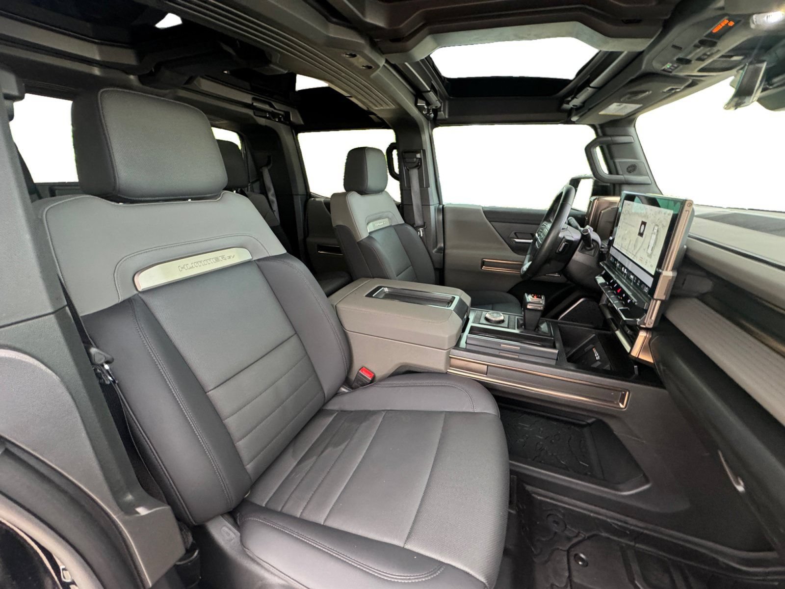Certified 2025 GMC Hummer EV 3X w/ LPO, Sport Package AWD/4WD image 15
