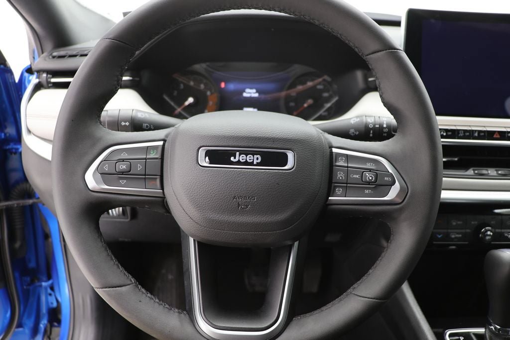 Used 2025 Jeep Compass Limited AWD/4WD image 16