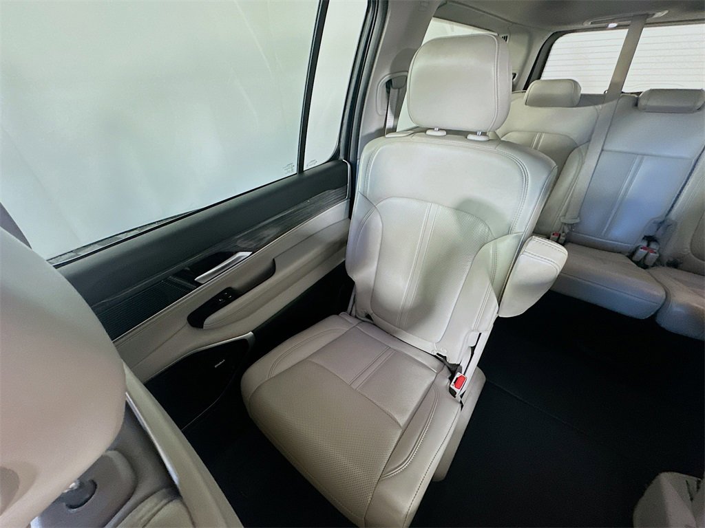 Used 2022 Jeep Wagoneer Series III w/ Premium Group I image 12