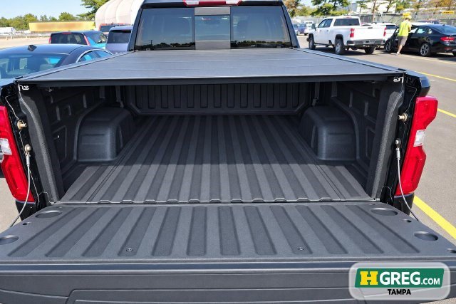 Used 2020 Chevrolet Silverado 1500 LT Trail Boss w/ Midnight Edition AWD/4WD image 17
