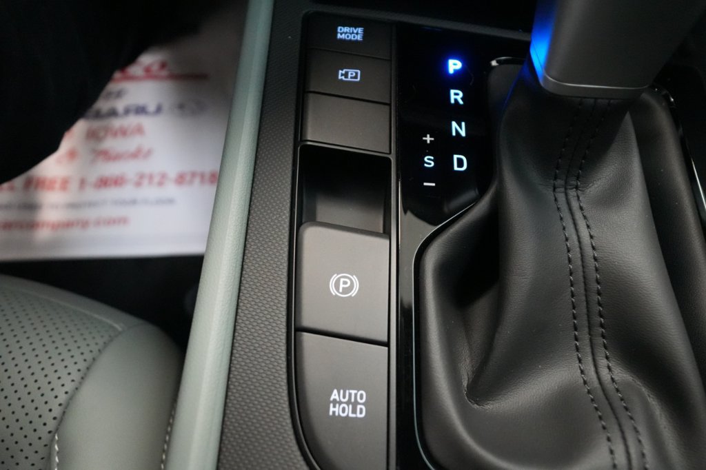 Certified 2025 Hyundai Elantra Limited FWD image 46