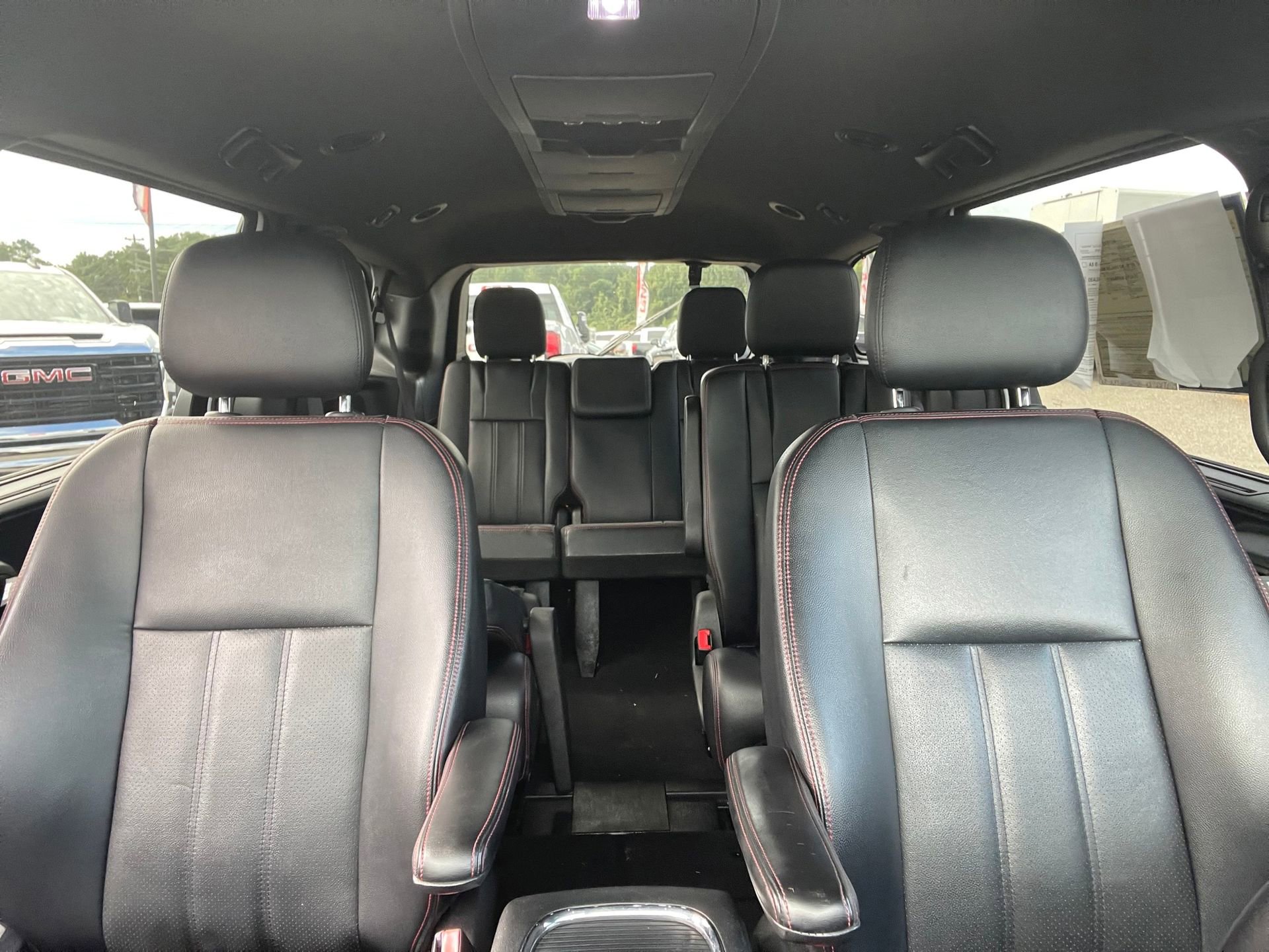 Used 2017 Dodge Grand Caravan GT image 29