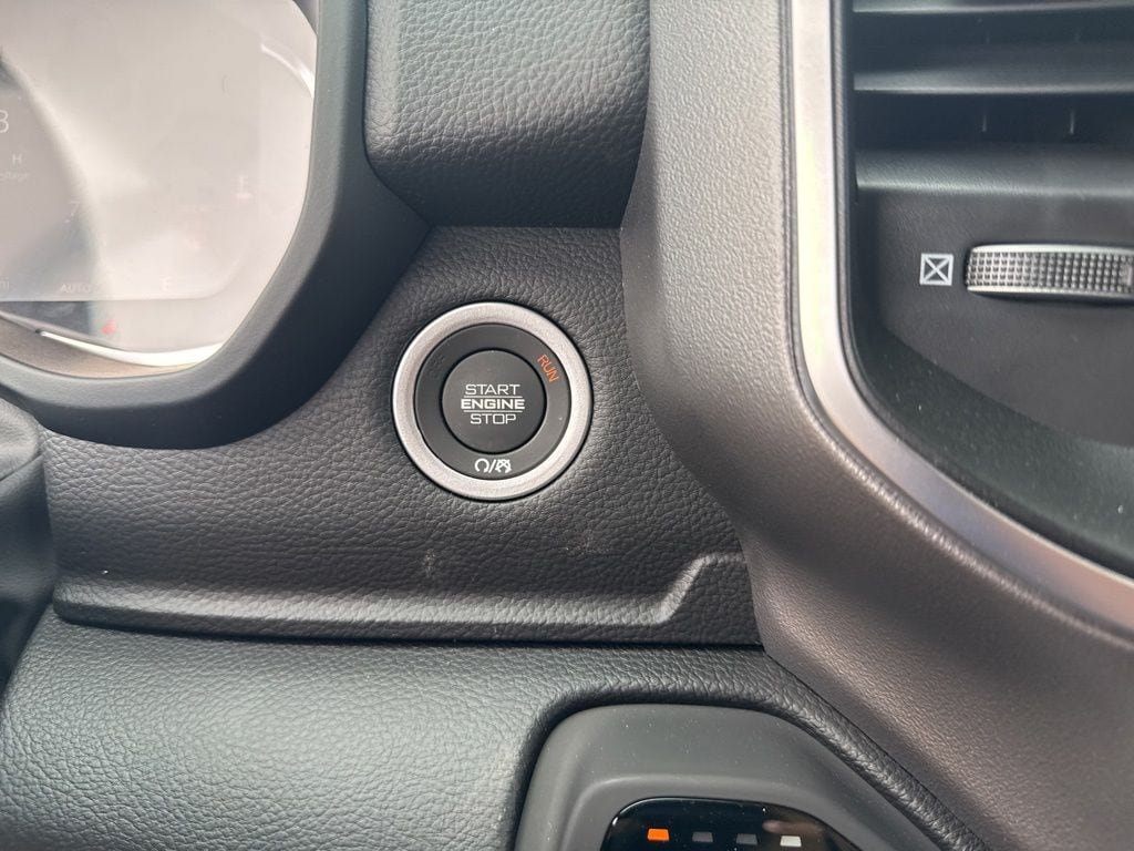 New 2026 RAM 1500 Big Horn AWD/4WD image 15