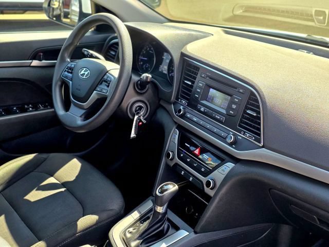 Used 2018 Hyundai Elantra SE FWD image 19