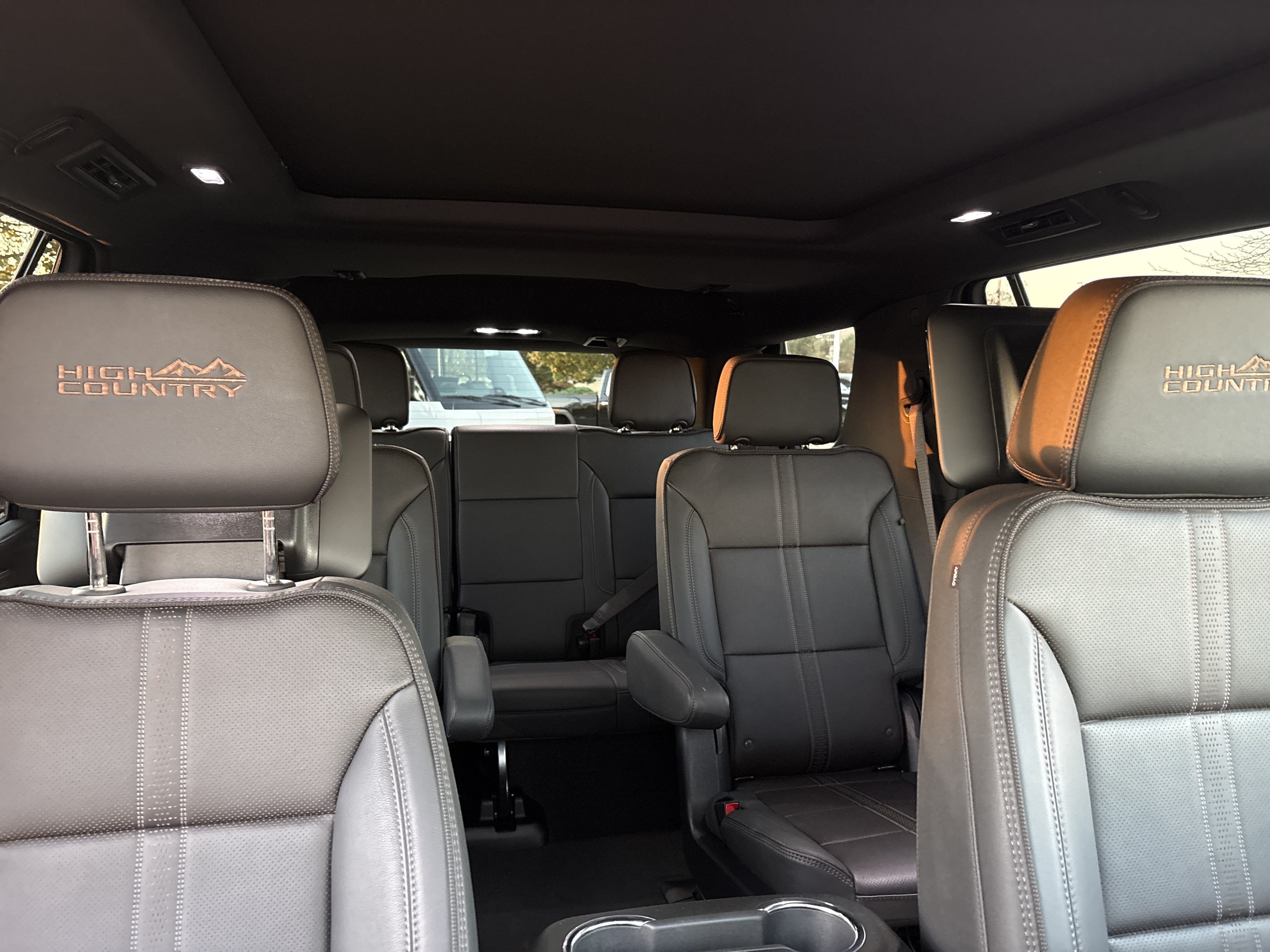 Used 2026 Chevrolet Tahoe High Country AWD/4WD image 15