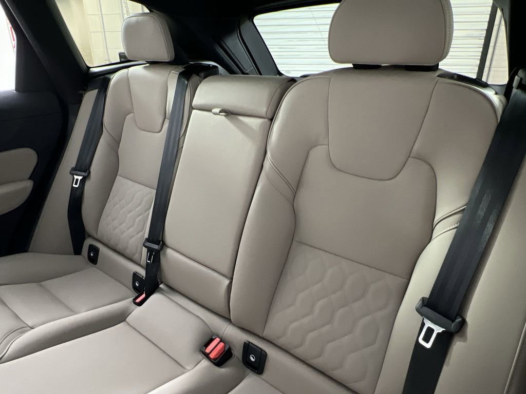 New 2026 Volvo XC60 B5 Plus w/ Climate Package image 21