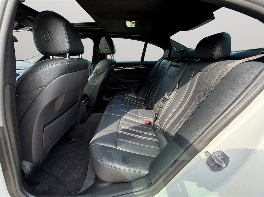 Used 2018 BMW 540i RWD image 38
