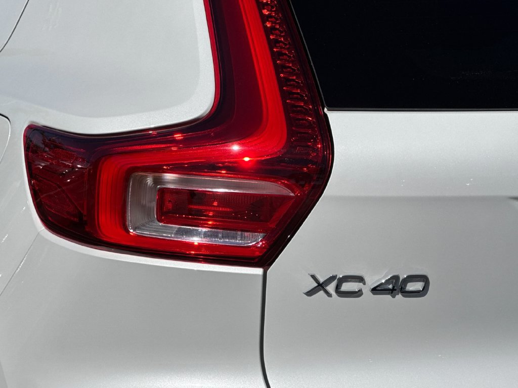 Certified 2023 Volvo XC40 Recharge Ultimate AWD/4WD image 25