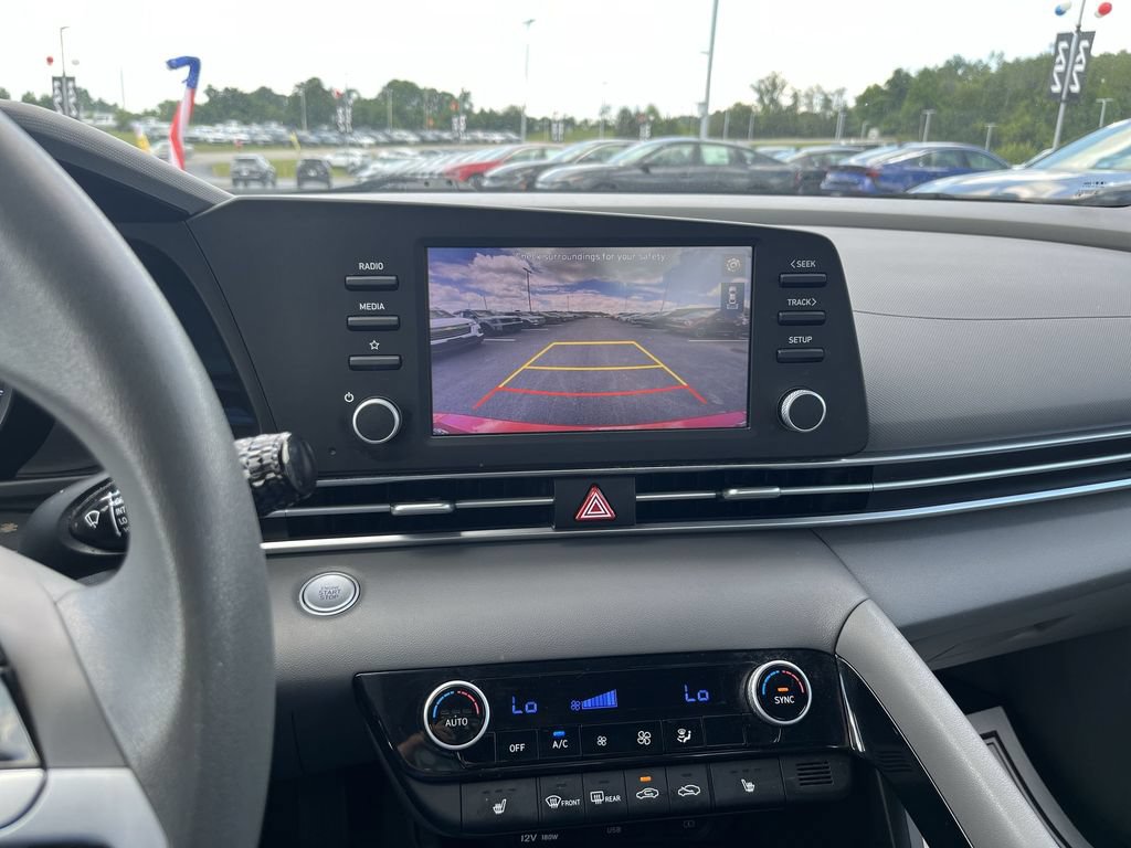 Used 2023 Hyundai Elantra Blue FWD image 23
