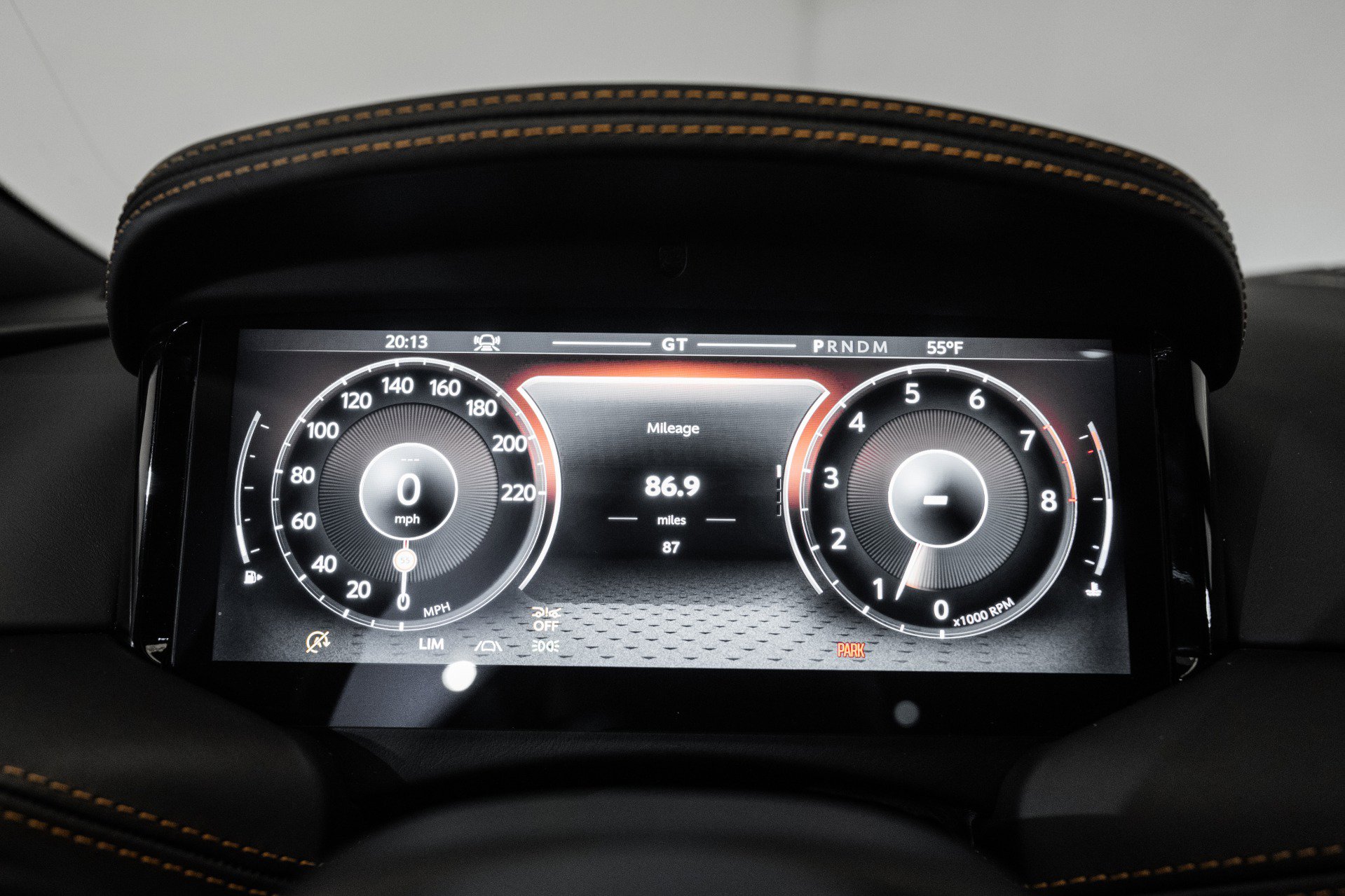 Used 2025 Aston Martin DB12 Coupe image 6