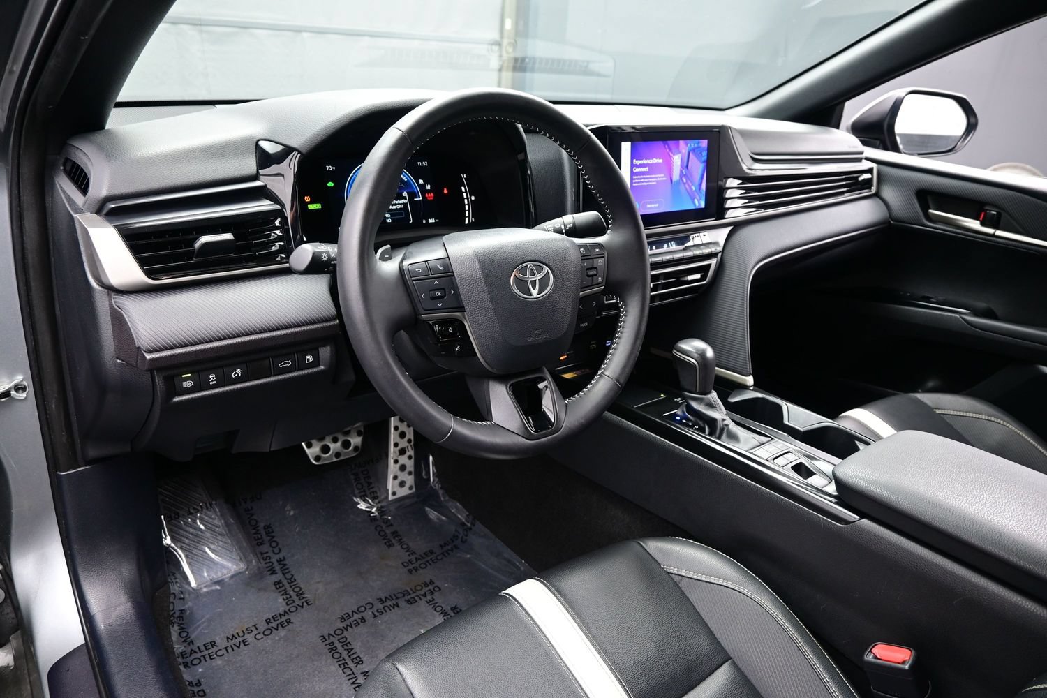 Used 2025 Toyota Camry SE w/ Convenience Package AWD/4WD image 13
