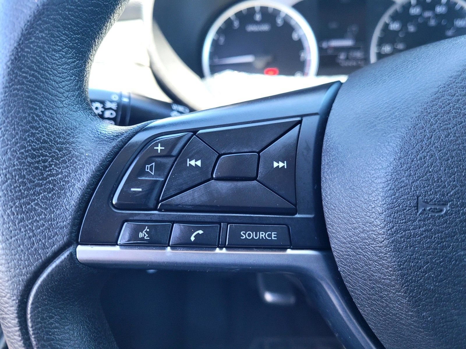 Used 2020 Nissan Versa S FWD image 30