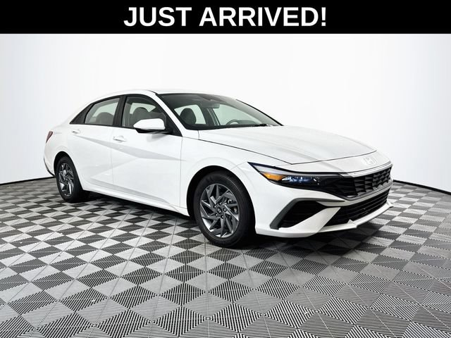 Certified 2024 Hyundai Elantra SEL FWD image 10