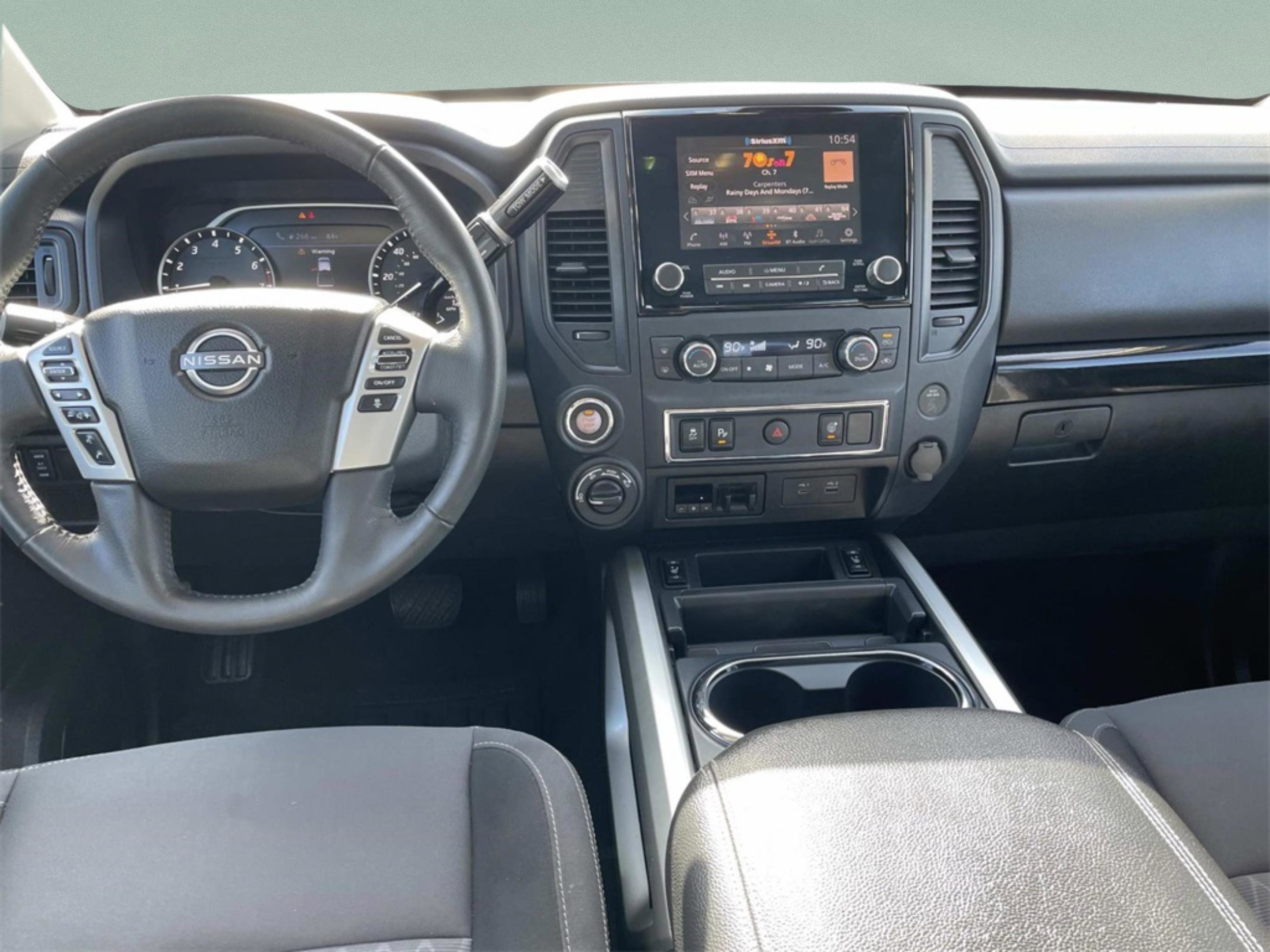 Used 2024 Nissan Titan SV w/ SV Convenience Package image 7