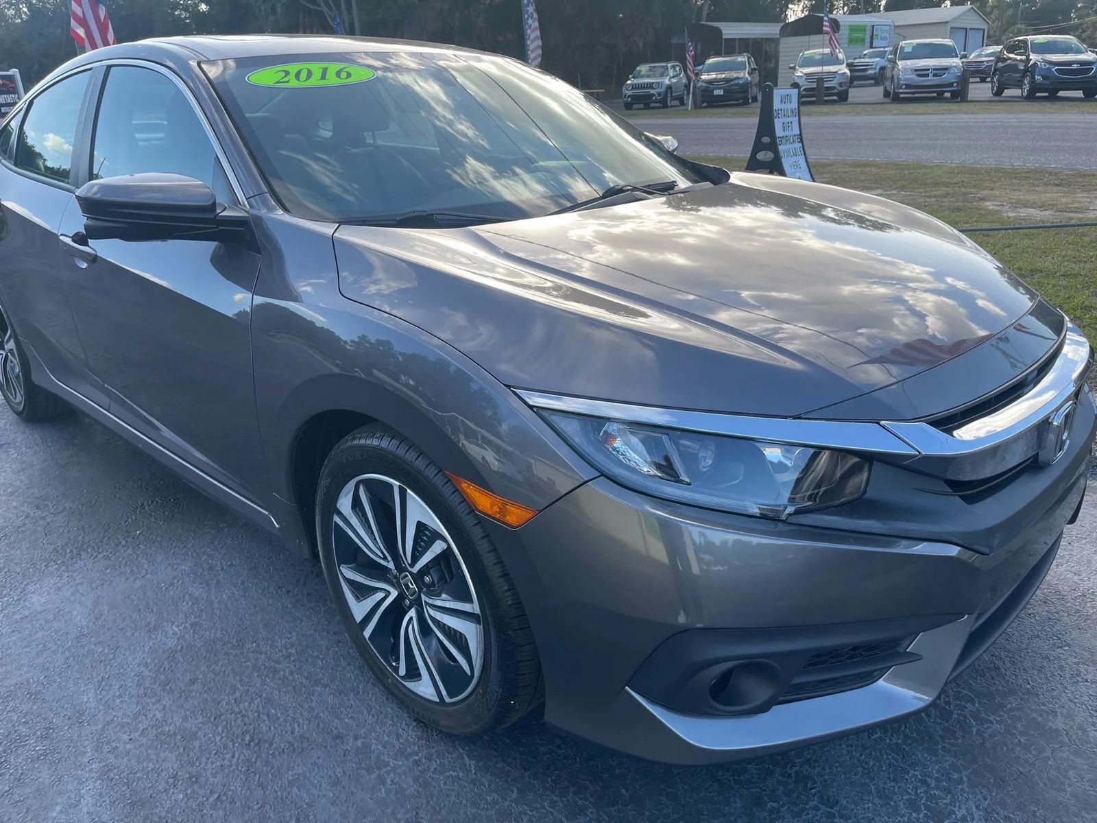 Used 2016 Honda Civic EX-T image 2