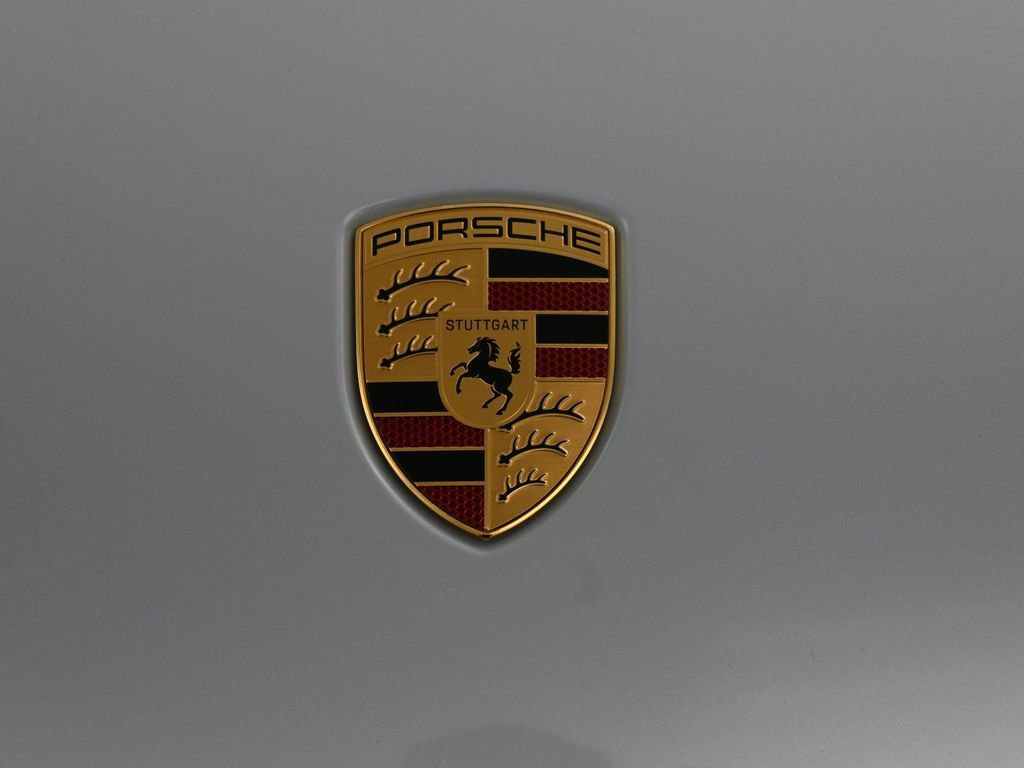 Certified 2025 Porsche Macan Electric image 32