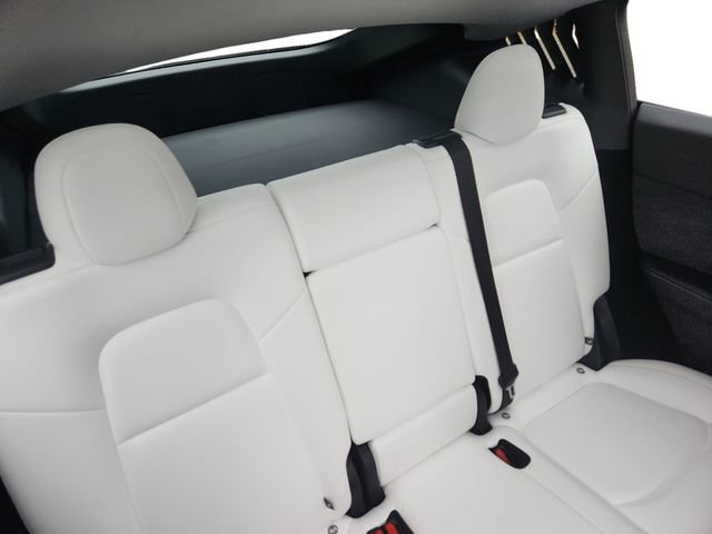 Used 2025 Tesla Model Y Long Range image 18