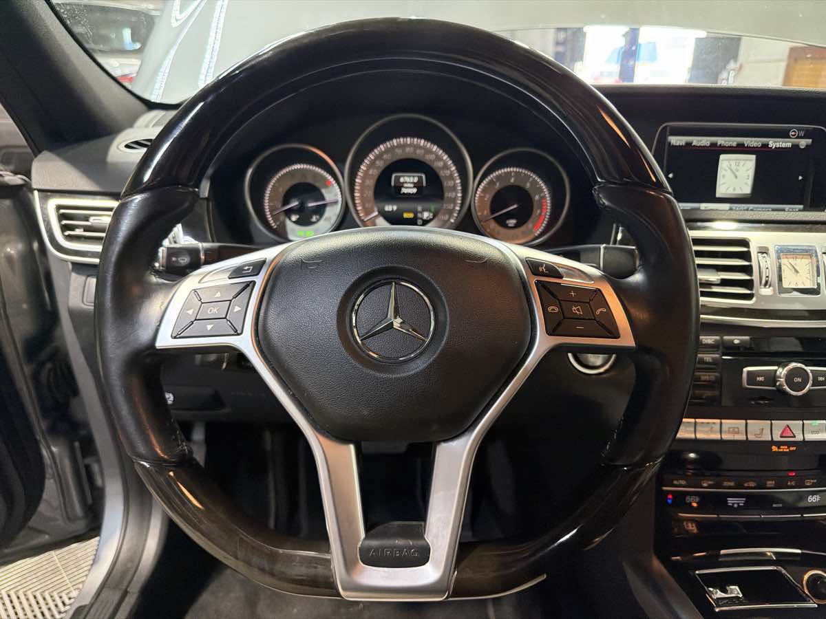 Used 2014 Mercedes-Benz E 550 4MATIC Sedan w/ Premium 1 Package image 18