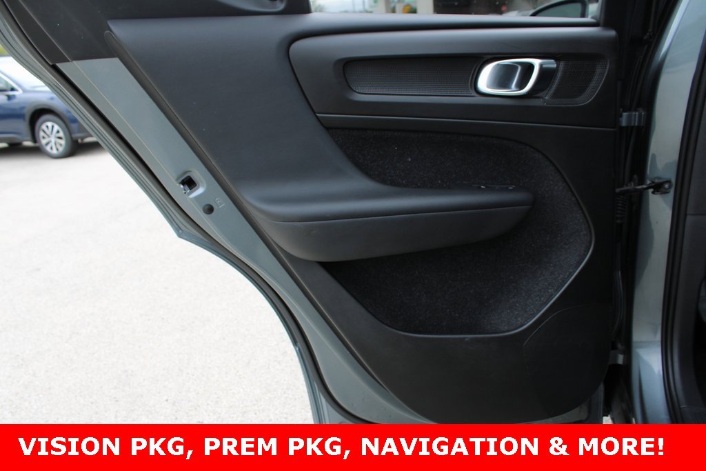 Used 2019 Volvo XC40 T5 Momentum image 21