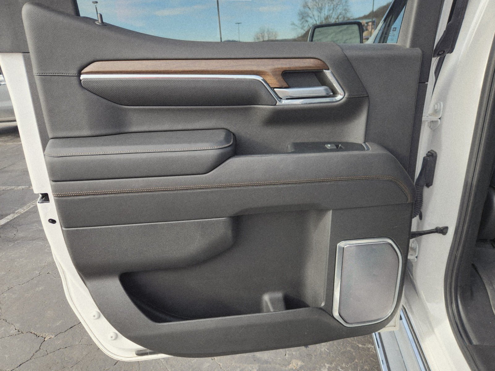 Used 2023 Chevrolet Silverado 1500 High Country w/ High Country Premium Package AWD/4WD image 24