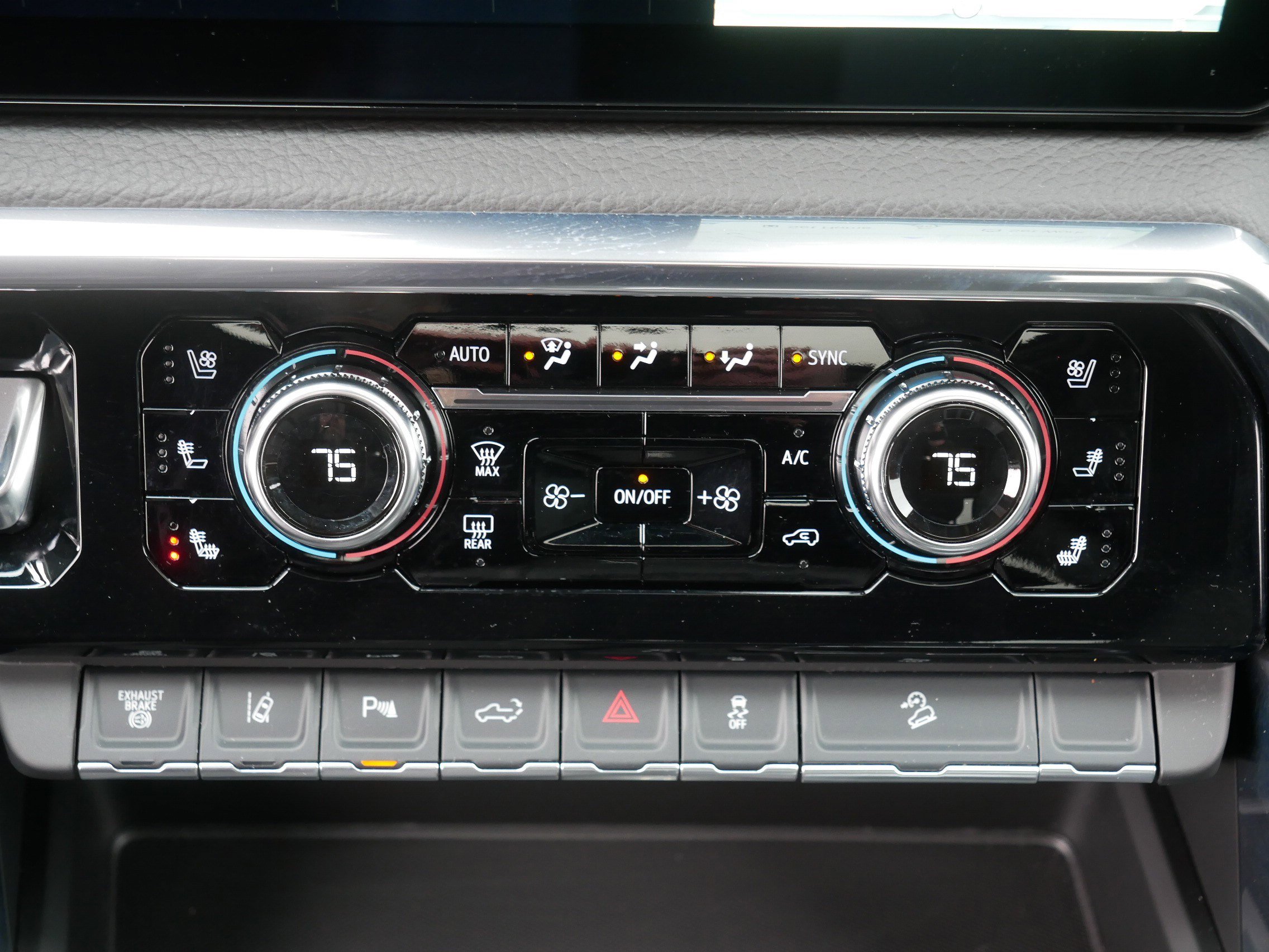 Used 2025 GMC Sierra 3500 Denali w/ Denali Reserve Package image 23