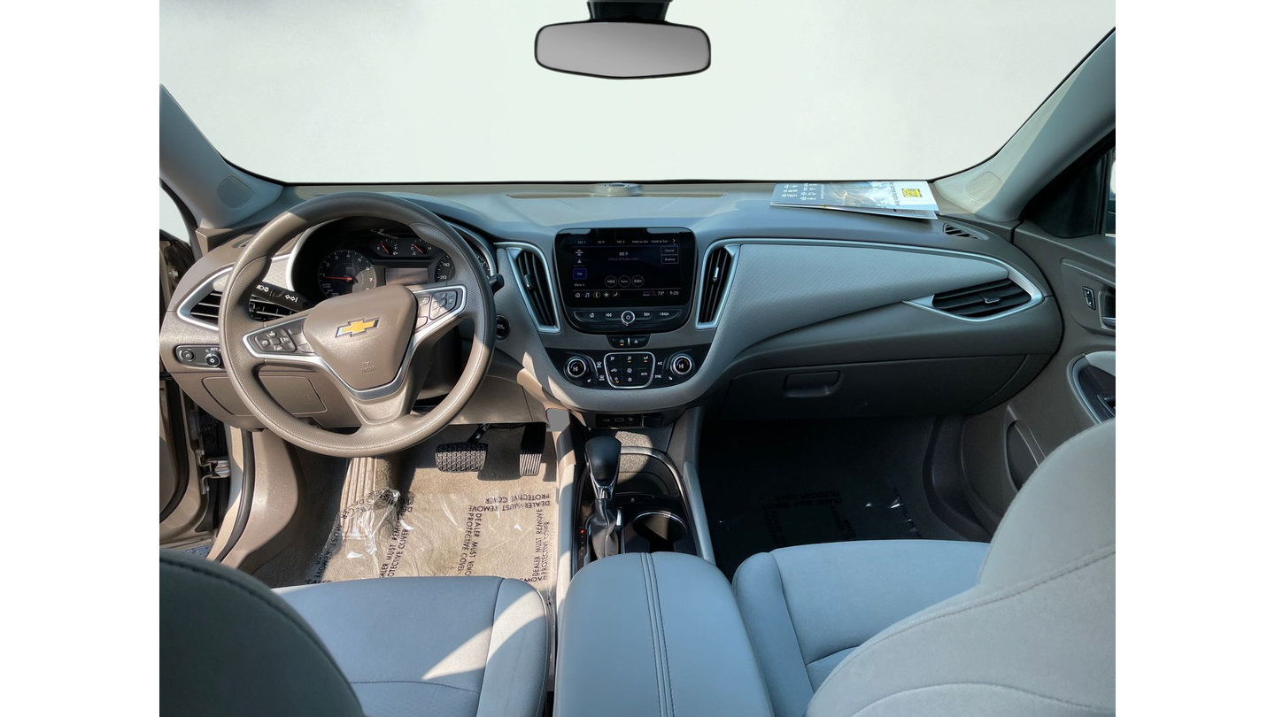 Used 2022 Chevrolet Malibu LT FWD image 17