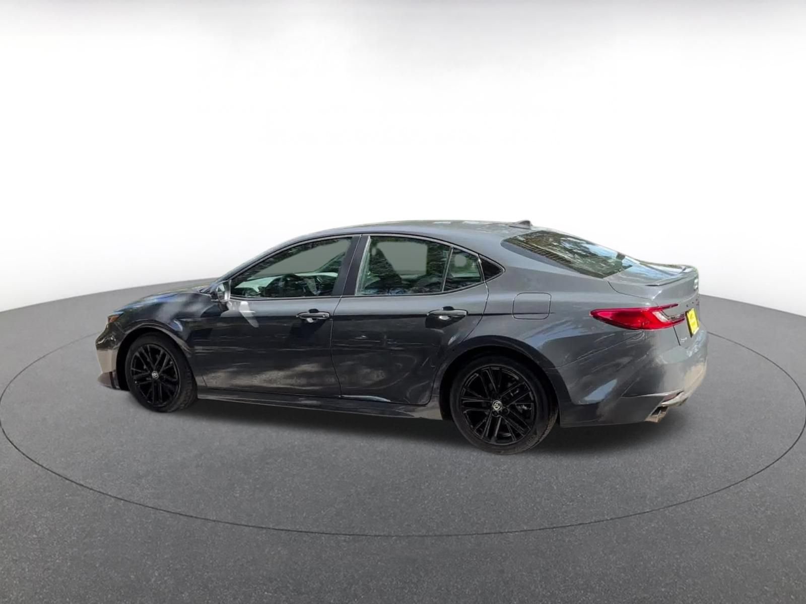 Used 2026 Toyota Camry SE FWD image 10