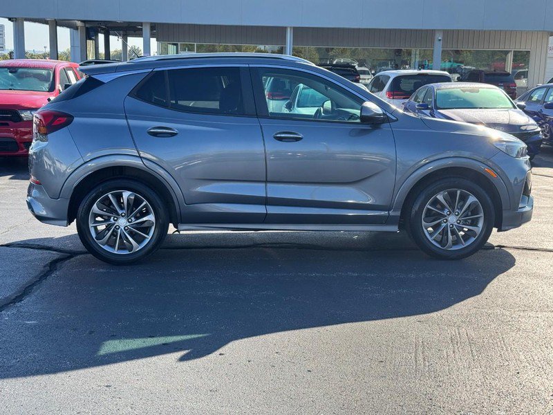 Used 2021 Buick Encore GX Preferred w/ Sport Touring Package FWD image 2
