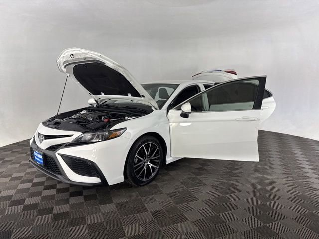 Used 2021 Toyota Camry SE image 13