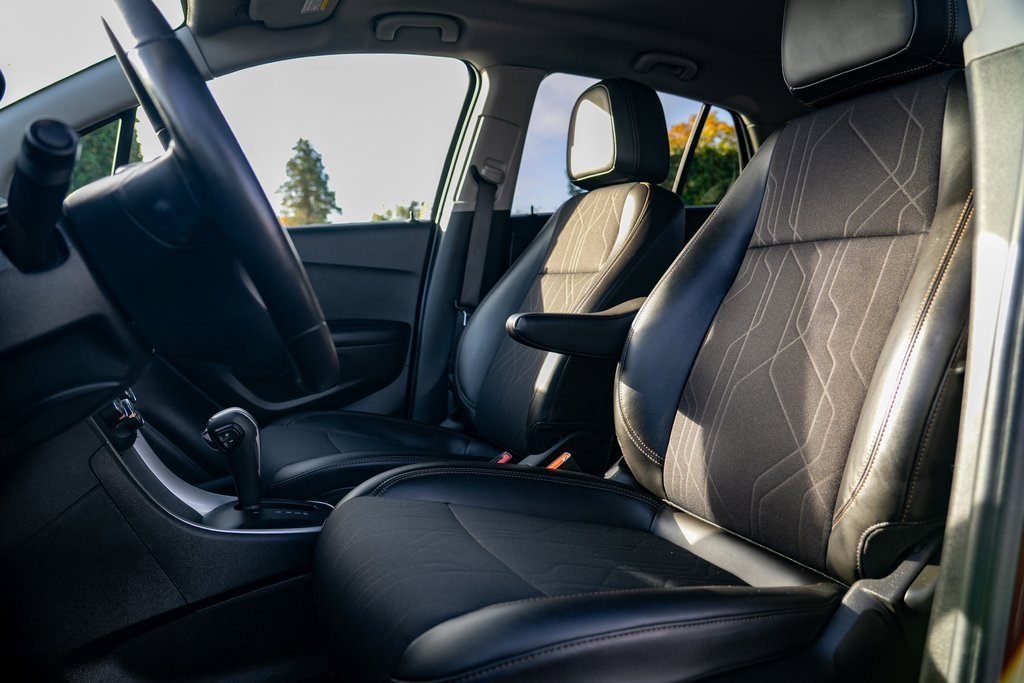 Used 2022 Chevrolet Trax LT w/ LT Convenience Package image 23