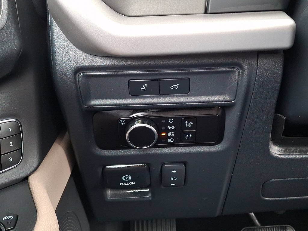 Used 2023 Ford Expedition XLT AWD/4WD image 29