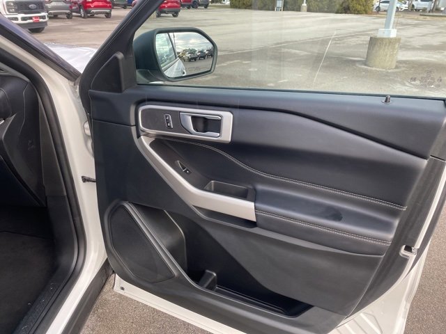 Used 2023 Ford Explorer XLT w/ Equipment Group 202A image 44