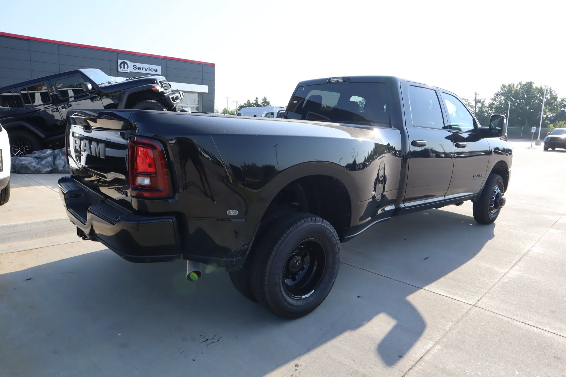 New 2026 RAM 3500 Big Horn AWD/4WD image 21