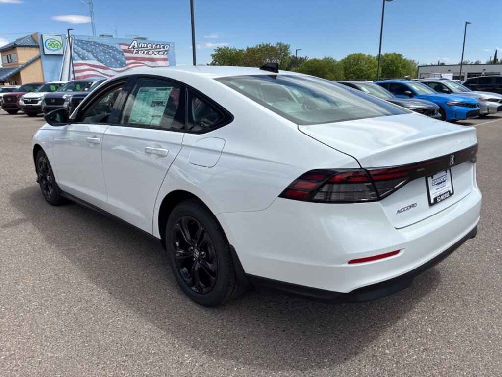 New 2025 Honda Accord SE image 3