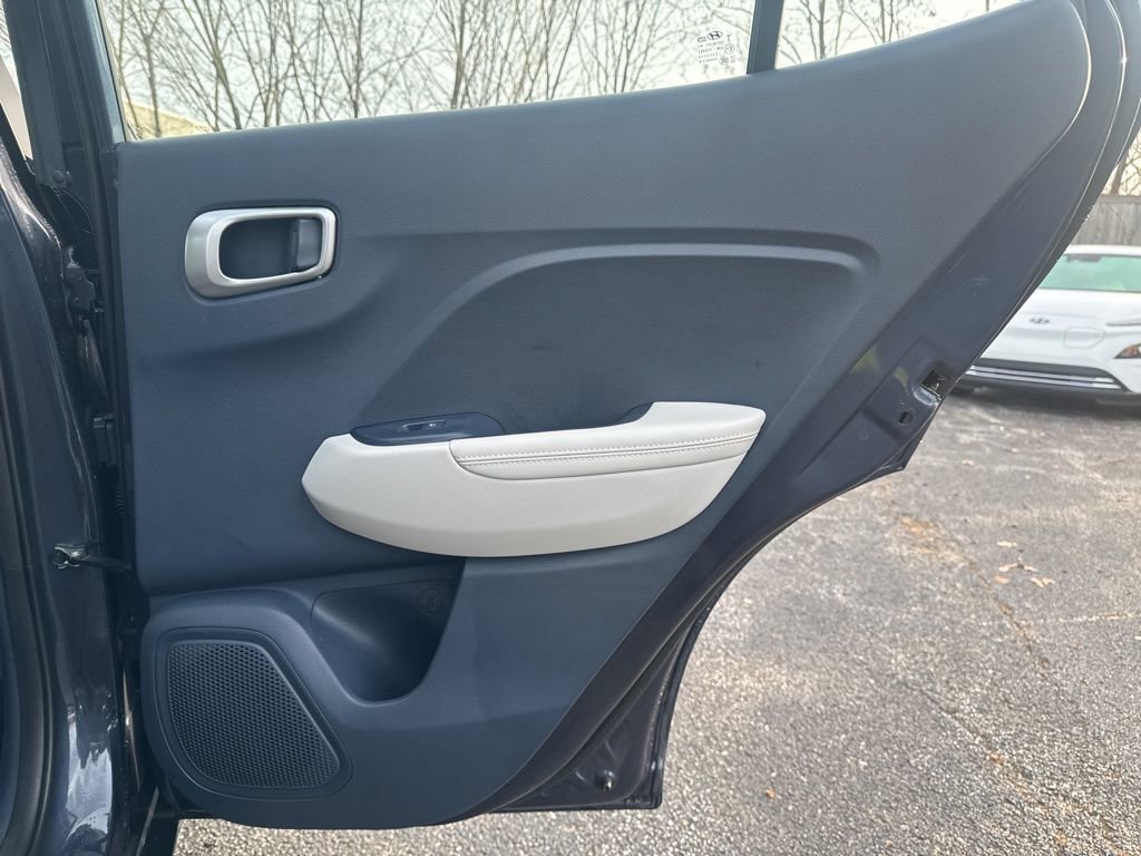 Used 2023 Hyundai Venue Limited w/ Cargo Package image 27